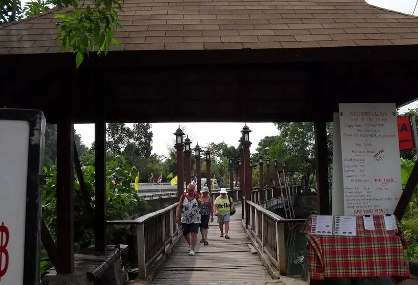 호텔 The Krabi Forest Homestay