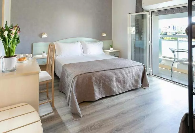 فندق Zanarini In Centro A Riccione