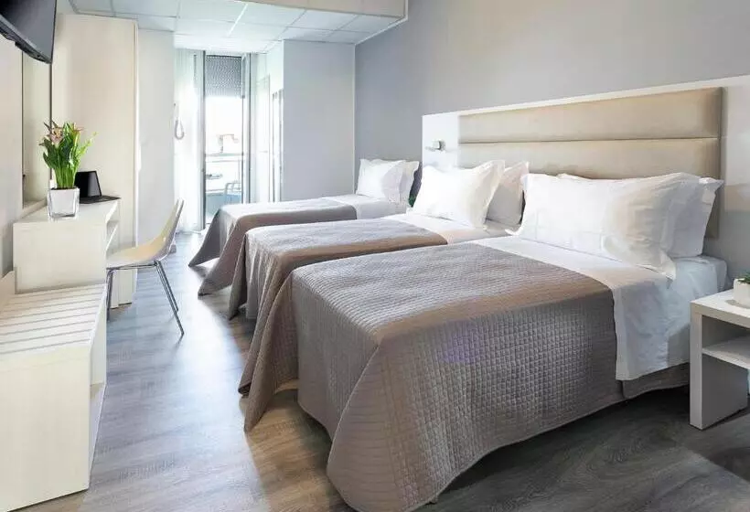 فندق Zanarini In Centro A Riccione