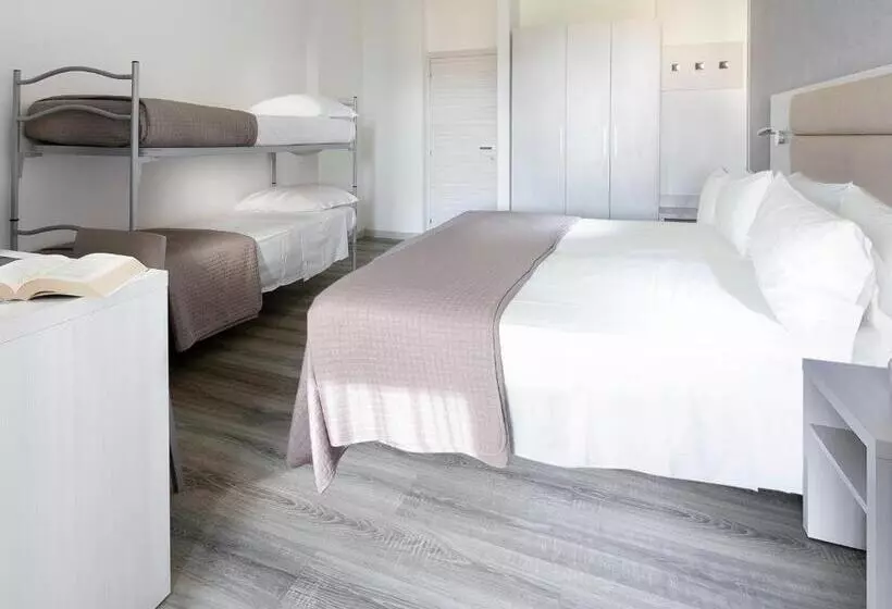 فندق Zanarini In Centro A Riccione