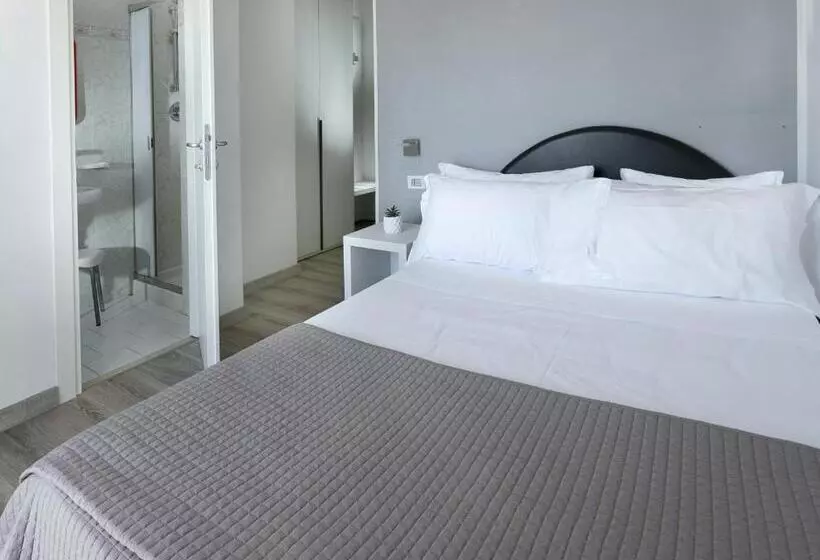 فندق Zanarini In Centro A Riccione