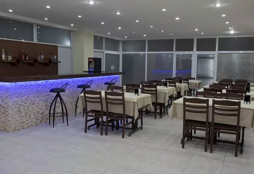 Kleopatra Aytur Apart