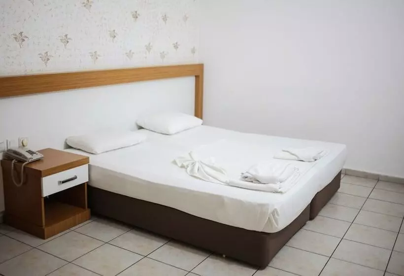 Kleopatra Aytur Apart