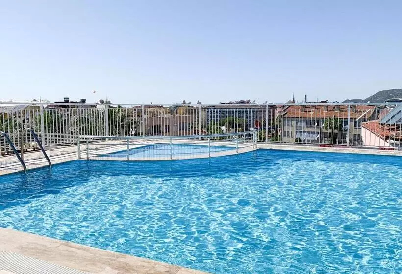 Kleopatra Aytur Apart