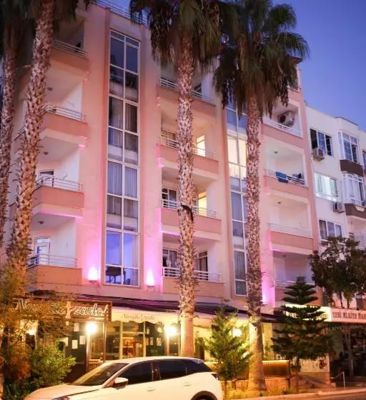 Kleopatra Aytur Apart