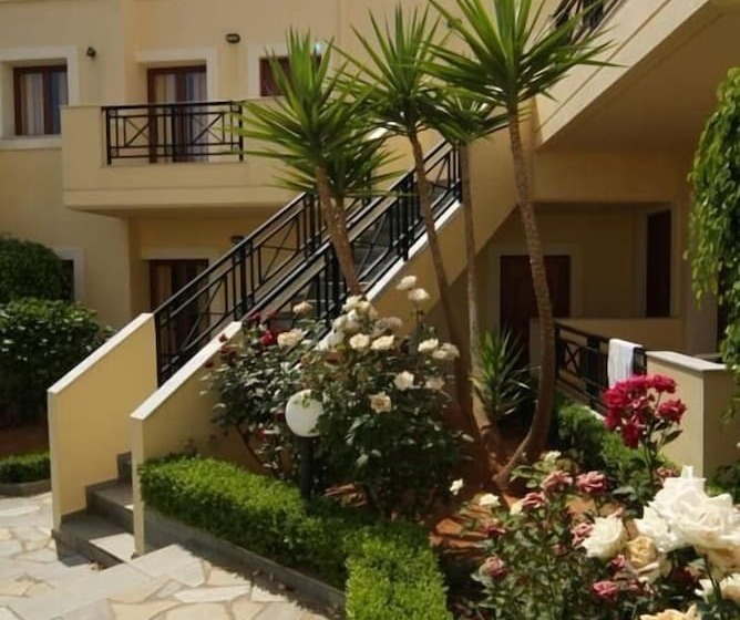 Maria Lambis Apartments