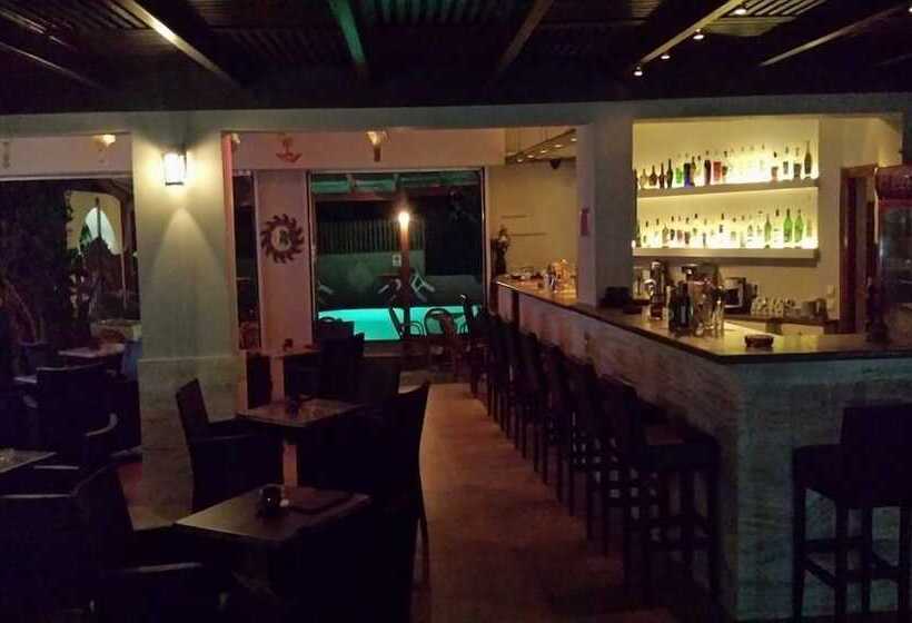 Maria Lambis Apartments