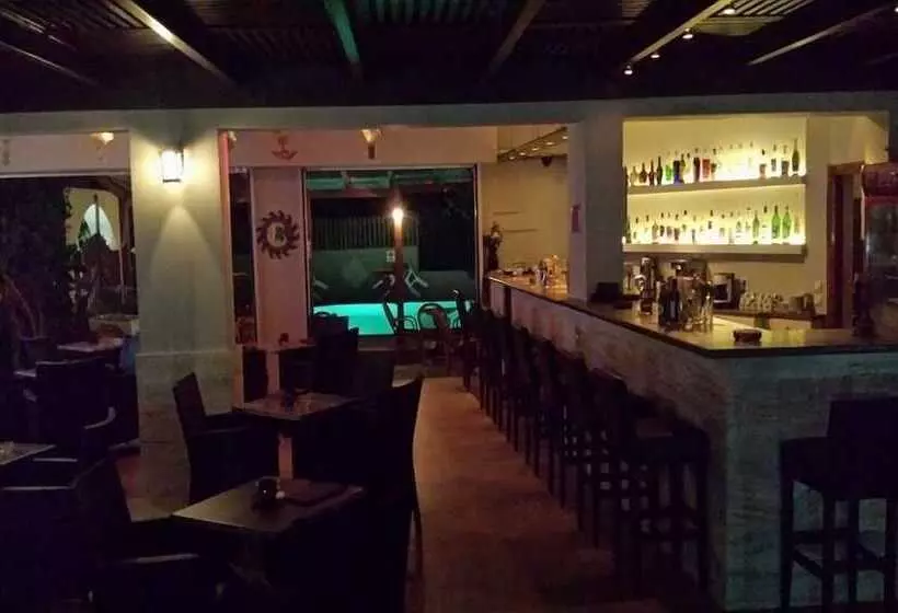 Maria Lambis Apartments