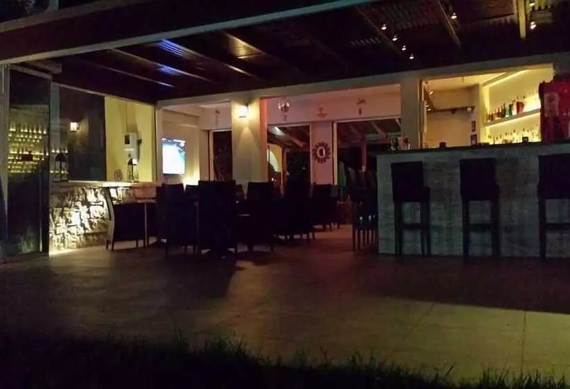 Maria Lambis Apartments