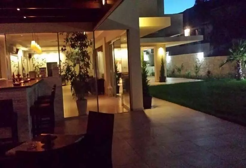 Maria Lambis Apartments