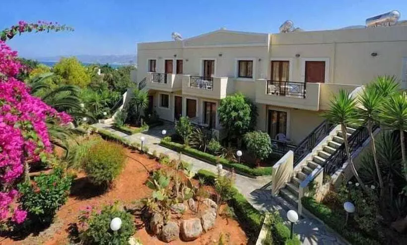 Maria Lambis Apartments