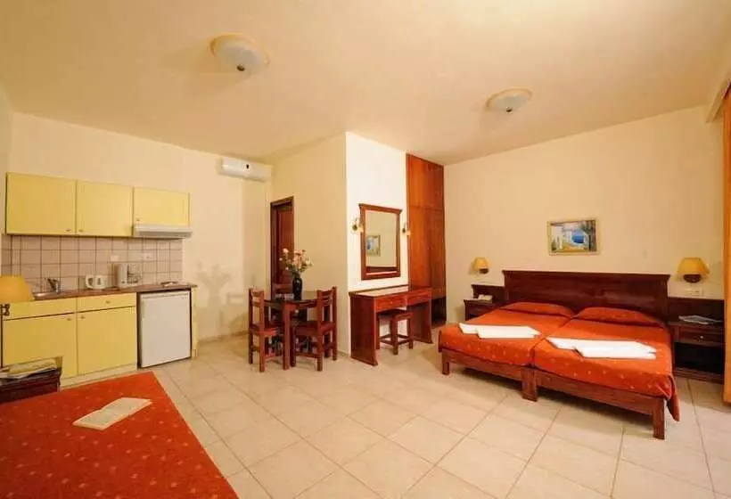 Maria Lambis Apartments