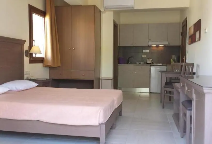 Maria Lambis Apartments