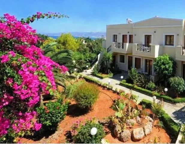 Maria Lambis Apartments