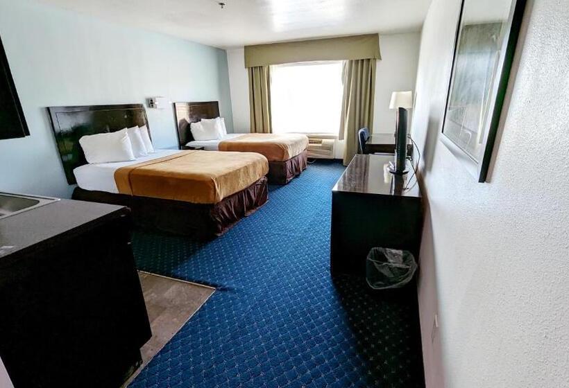 Отель Fairbridge Inn & Suites Canadian