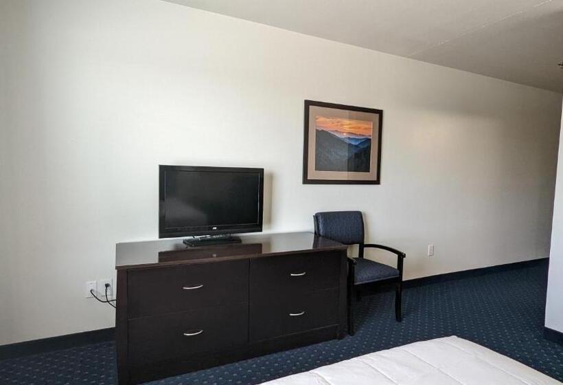 Отель Fairbridge Inn & Suites Canadian