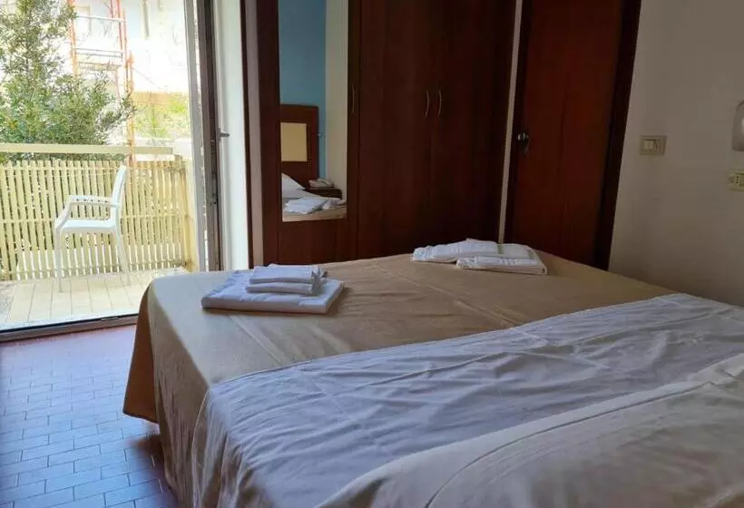 فندق Helios Beach