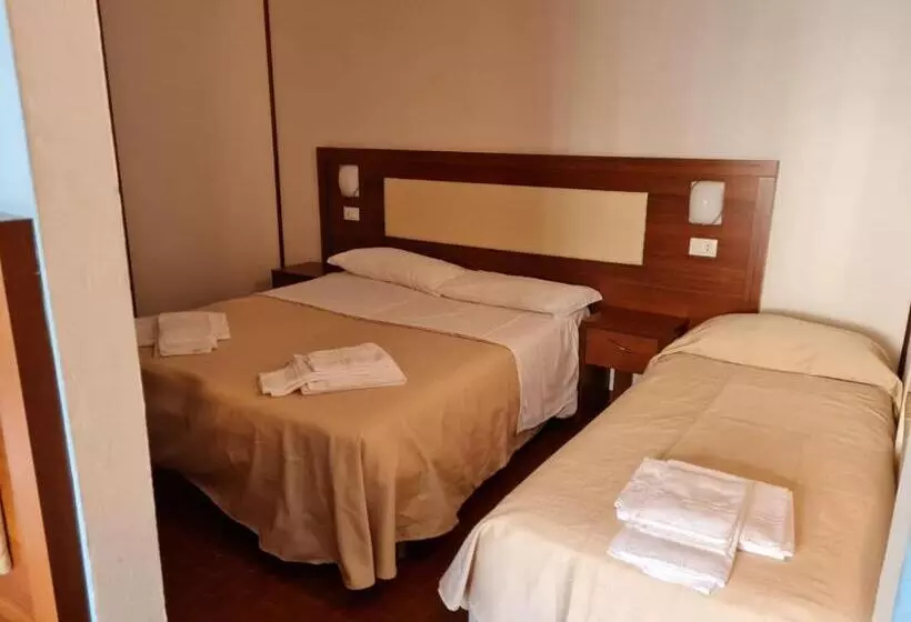 فندق Helios Beach