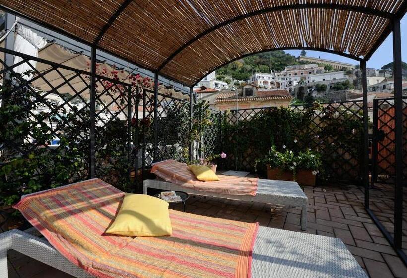 مبيت وإفطار Sharon House