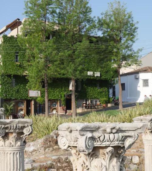 בית מלון כפרי Bella