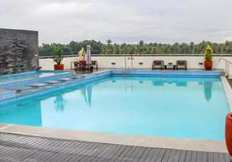 Flora Airport Hotel And Convention Centre Kochi