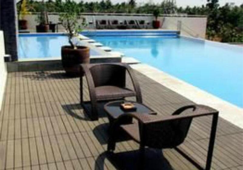 Flora Airport Hotel And Convention Centre Kochi