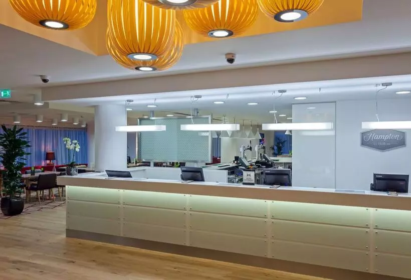 Hotel Hampton By Hilton London Gatwick Airport