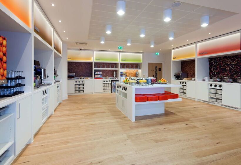 فندق Hampton By Hilton London Gatwick Airport