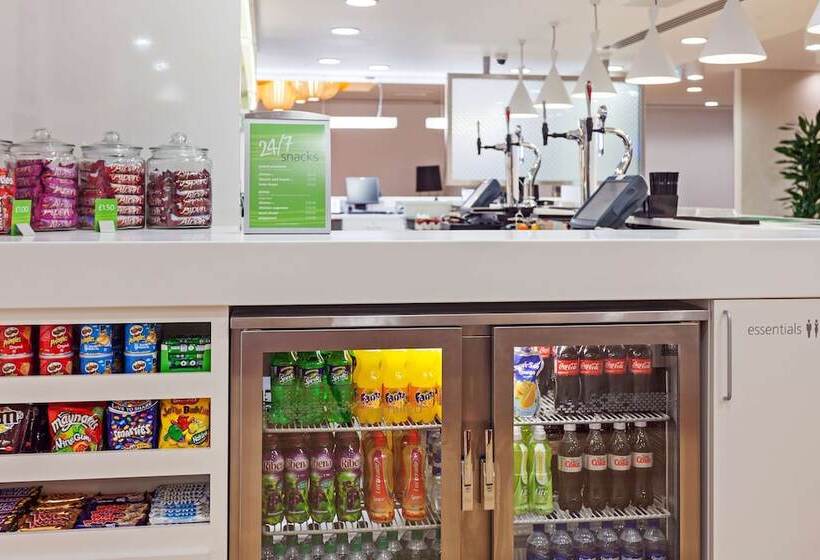 فندق Hampton By Hilton London Gatwick Airport