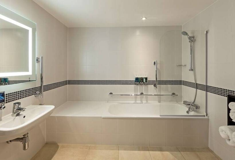 فندق Hampton By Hilton London Gatwick Airport