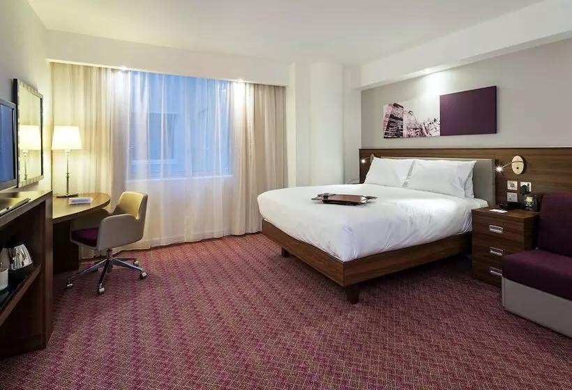 Hotel Hampton By Hilton London Gatwick Airport