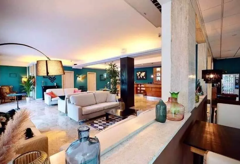 فندق Helios Beach