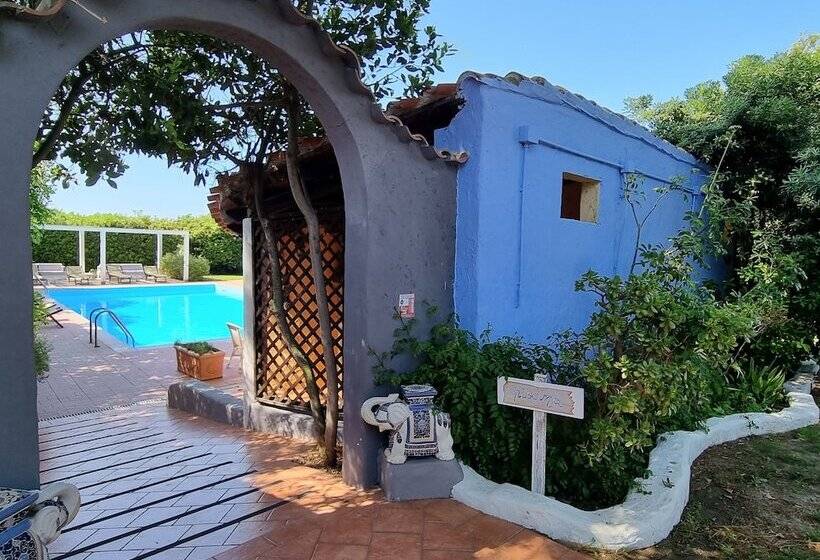 Отель Is Benas Country Lodge