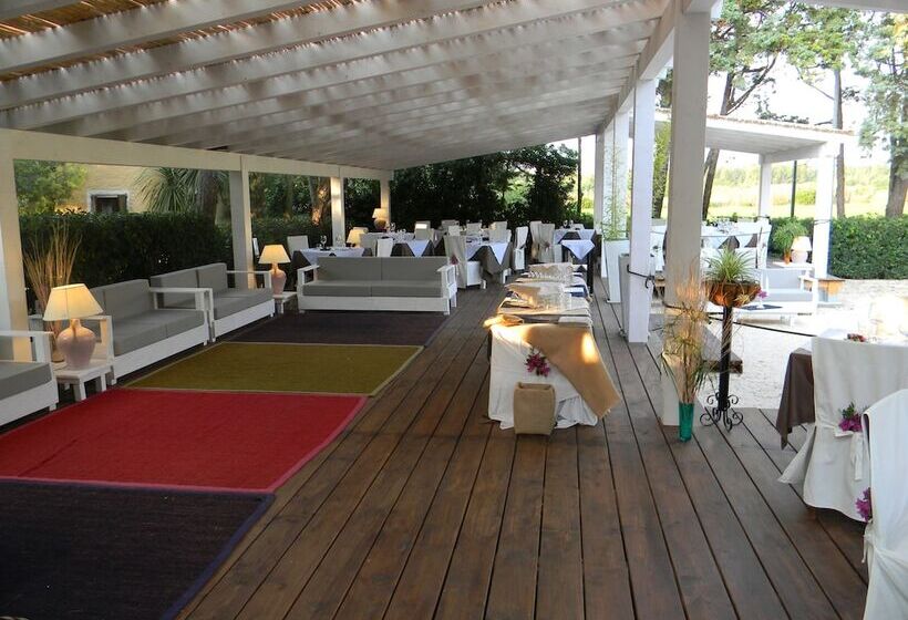 Отель Is Benas Country Lodge