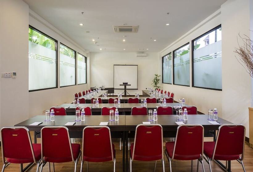 בית מלון כפרי Cross Vibe Paasha Atelier Bali Kuta