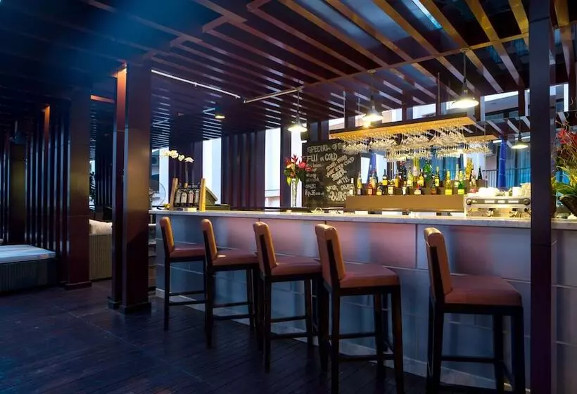 酒店 Cross Vibe Paasha Atelier Bali Kuta