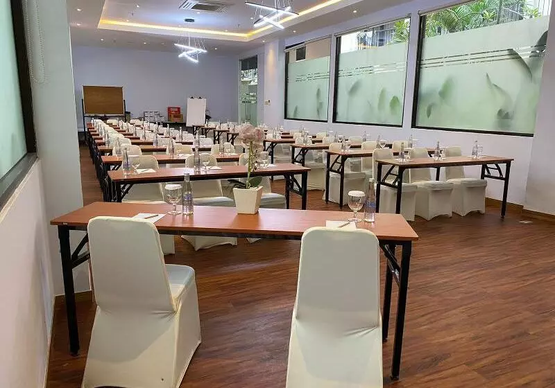 酒店 Cross Vibe Paasha Atelier Bali Kuta