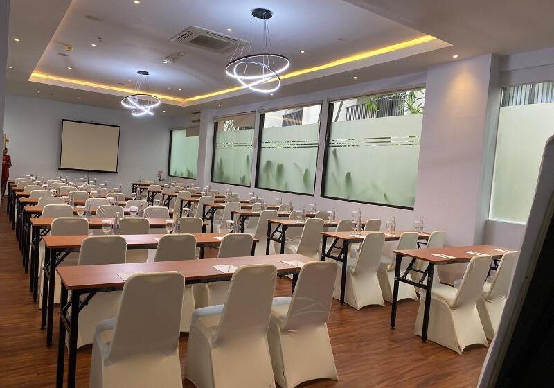 בית מלון כפרי Cross Vibe Paasha Atelier Bali Kuta