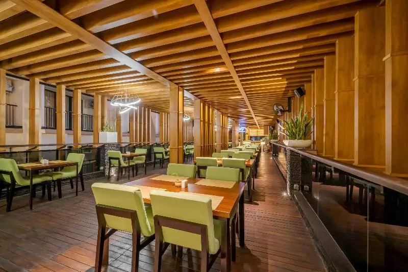 酒店 Cross Vibe Paasha Atelier Bali Kuta