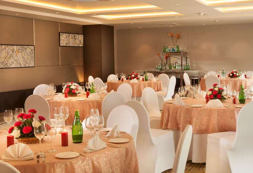 ホテル Park Inn By Radisson Gurgaon Bilaspur