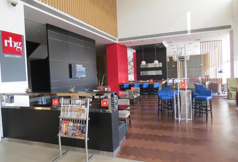 ホテル Park Inn By Radisson Gurgaon Bilaspur