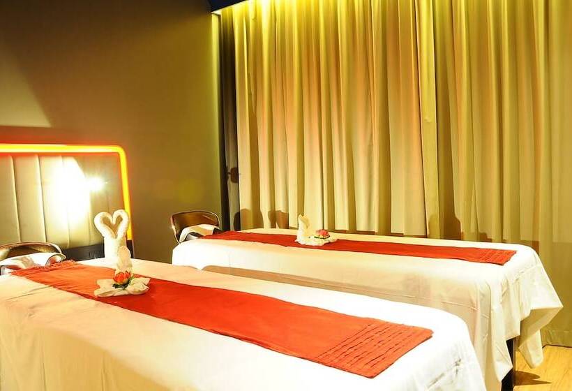 ホテル Park Inn By Radisson Gurgaon Bilaspur