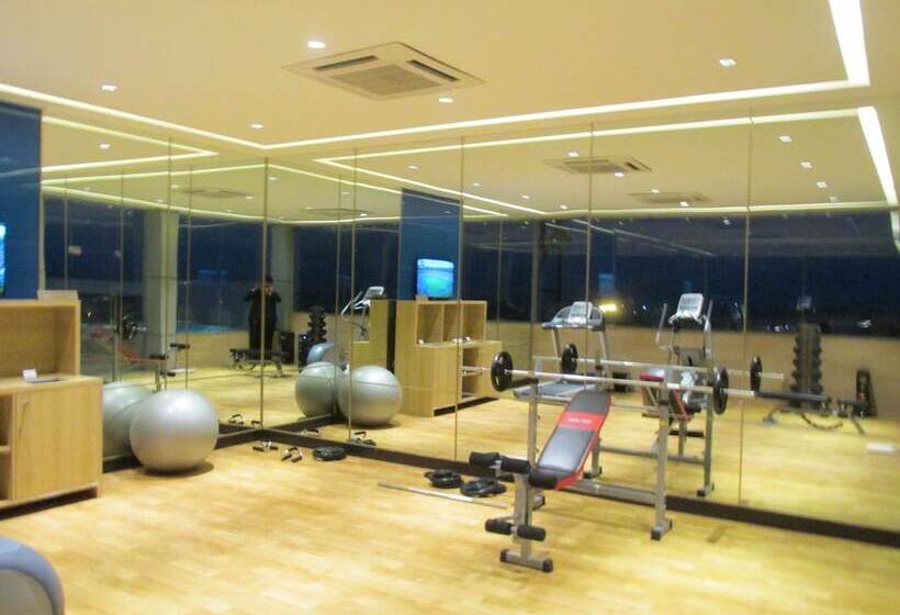 ホテル Park Inn By Radisson Gurgaon Bilaspur