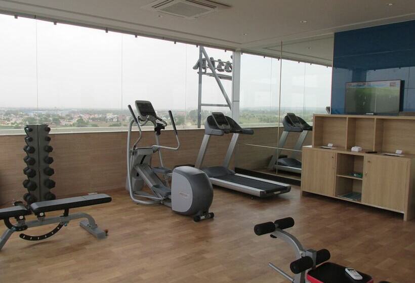 ホテル Park Inn By Radisson Gurgaon Bilaspur