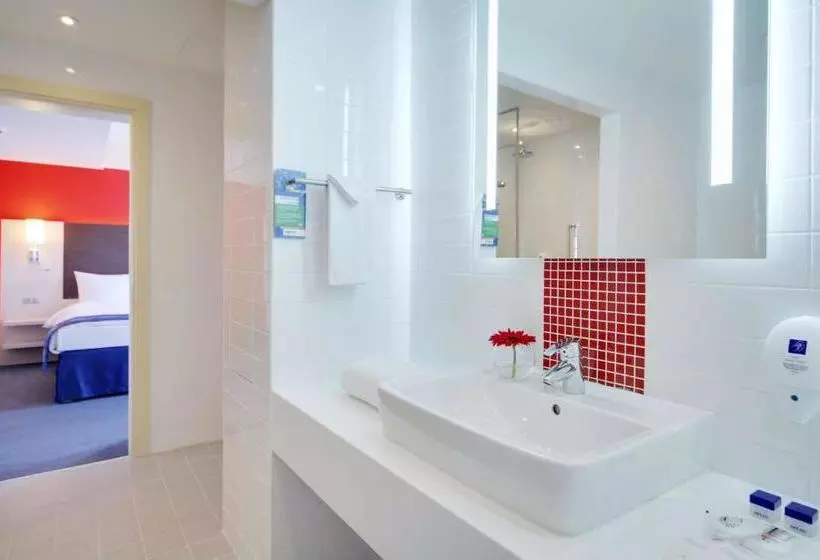 בית מלון כפרי Park Inn By Radisson Sochi City Centre