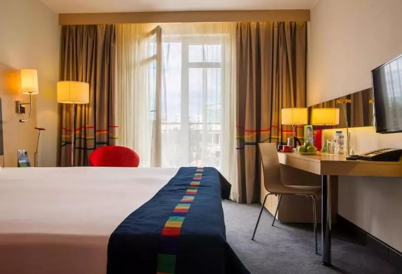 בית מלון כפרי Park Inn By Radisson Sochi City Centre