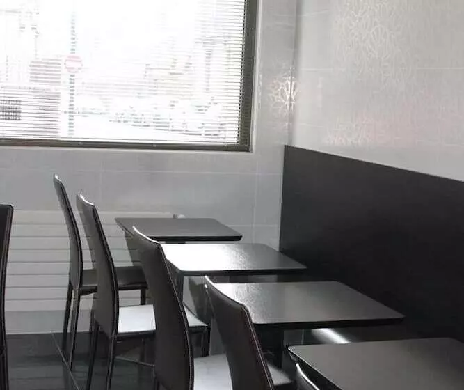 هتل The Originals Du Grand Monarque Nantes Gare