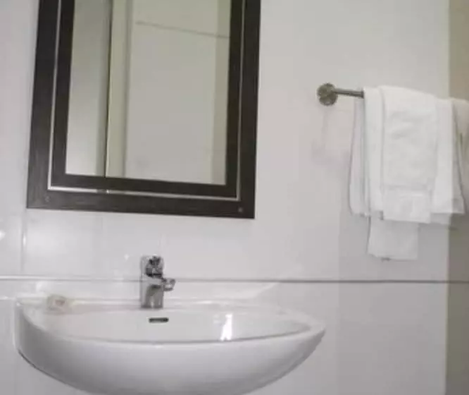 هتل The Originals Du Grand Monarque Nantes Gare