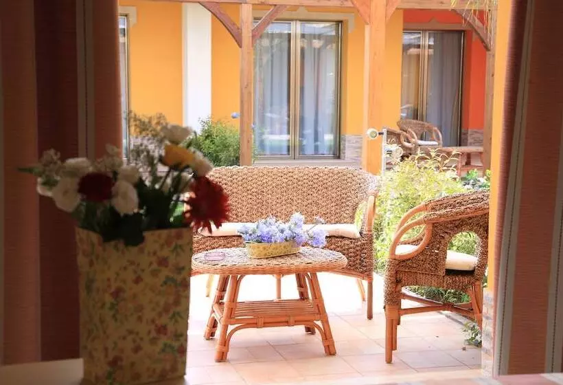 Курорт Baia Di Trainiti