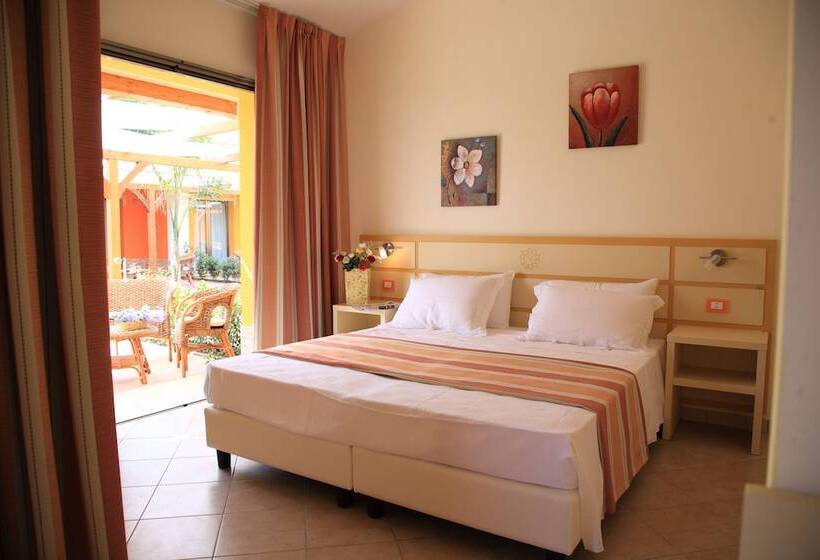 Курорт Baia Di Trainiti